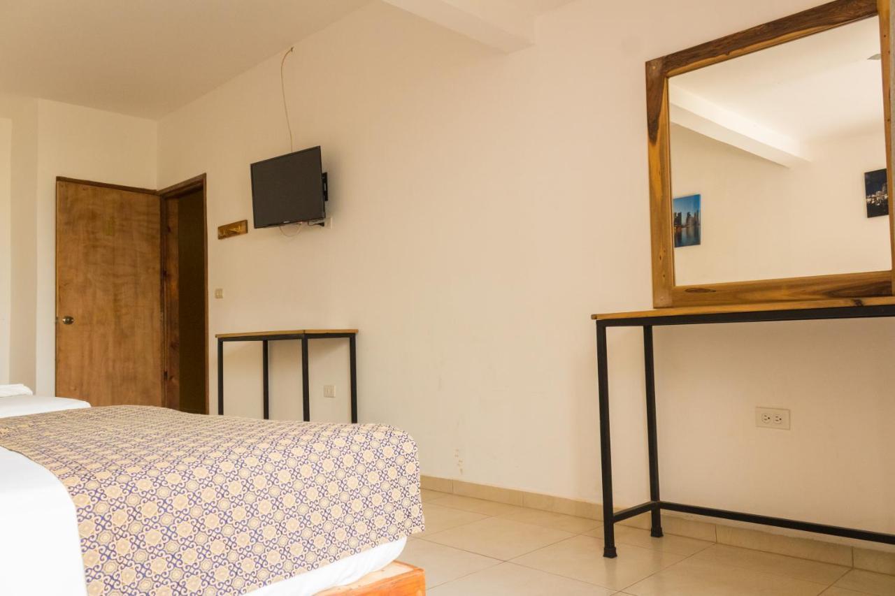 Blanquita Hotel Виляермоса Екстериор снимка